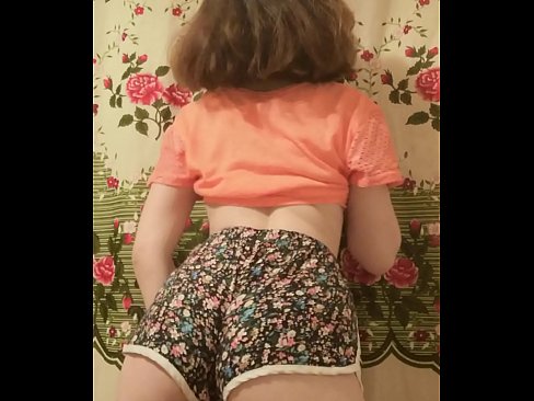 ❤️ Seksikäs nuori beibi riisuu shortsinsa kameran edessä ️❌ Kaunis porno at us ❌